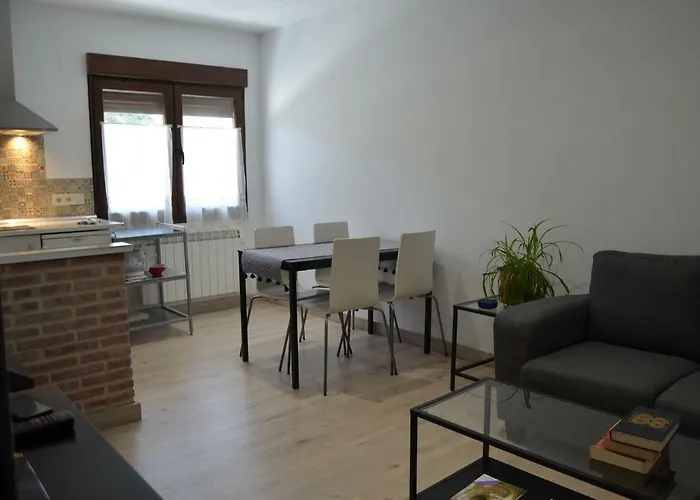 Almanzor Apartment *